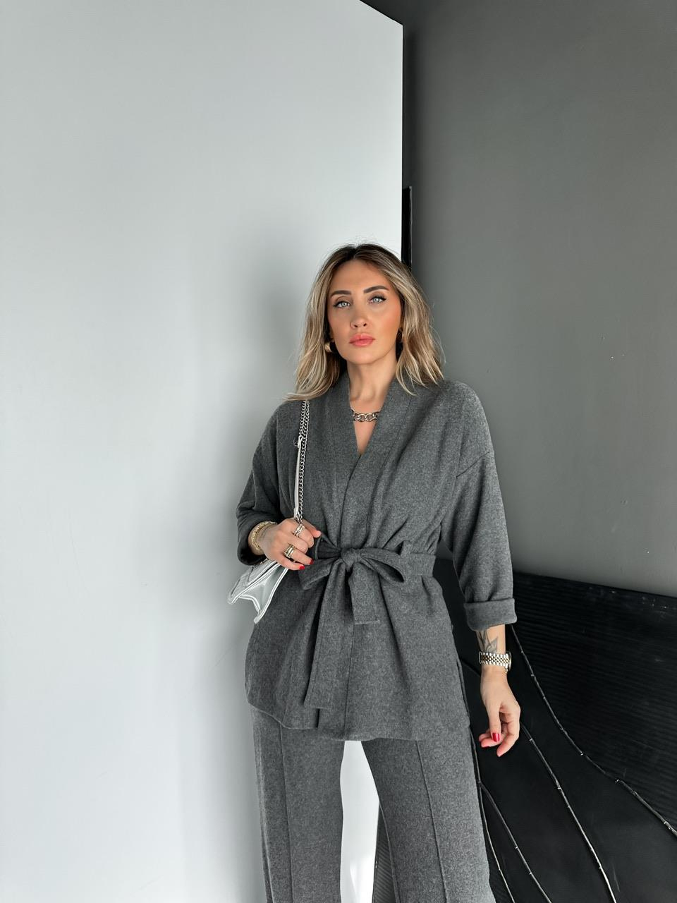 Gri Kaşkorse Kuşaklı Ceketli Takım