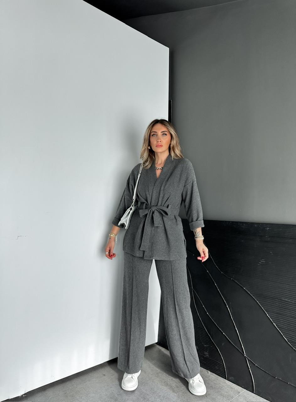Gri Kaşkorse Kuşaklı Ceketli Takım