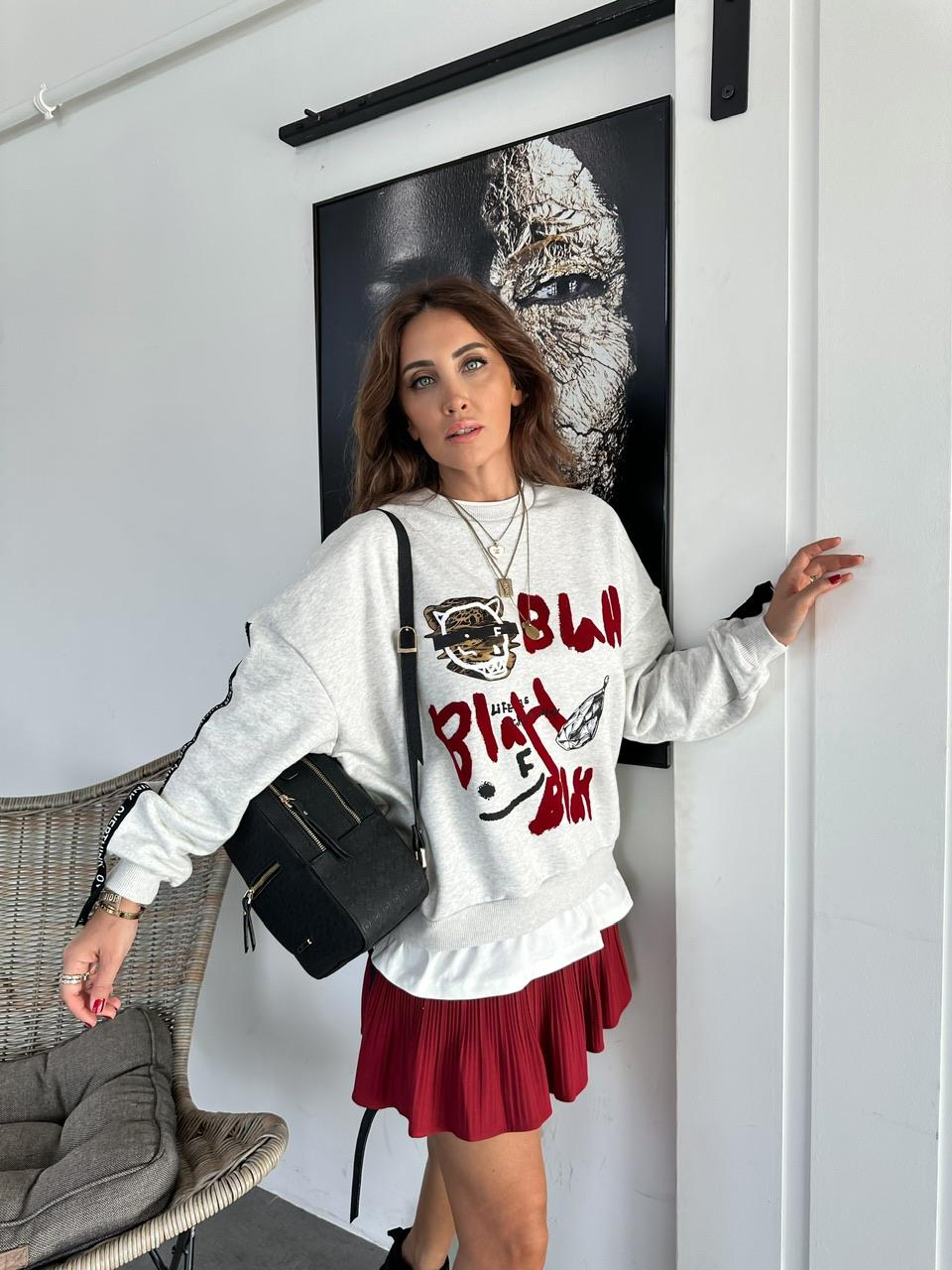 Gri Kolu Yazılı Sweatshirt