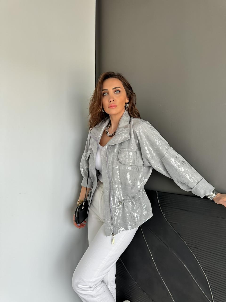 Gri Parlak Dokulu Büzgülü Ceket