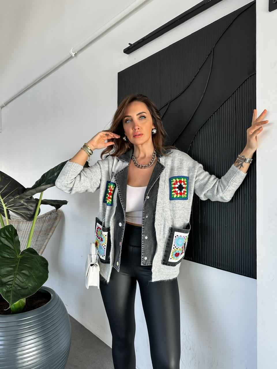 Gri Patchwork Nakışlı Kot Detaylı Hırka