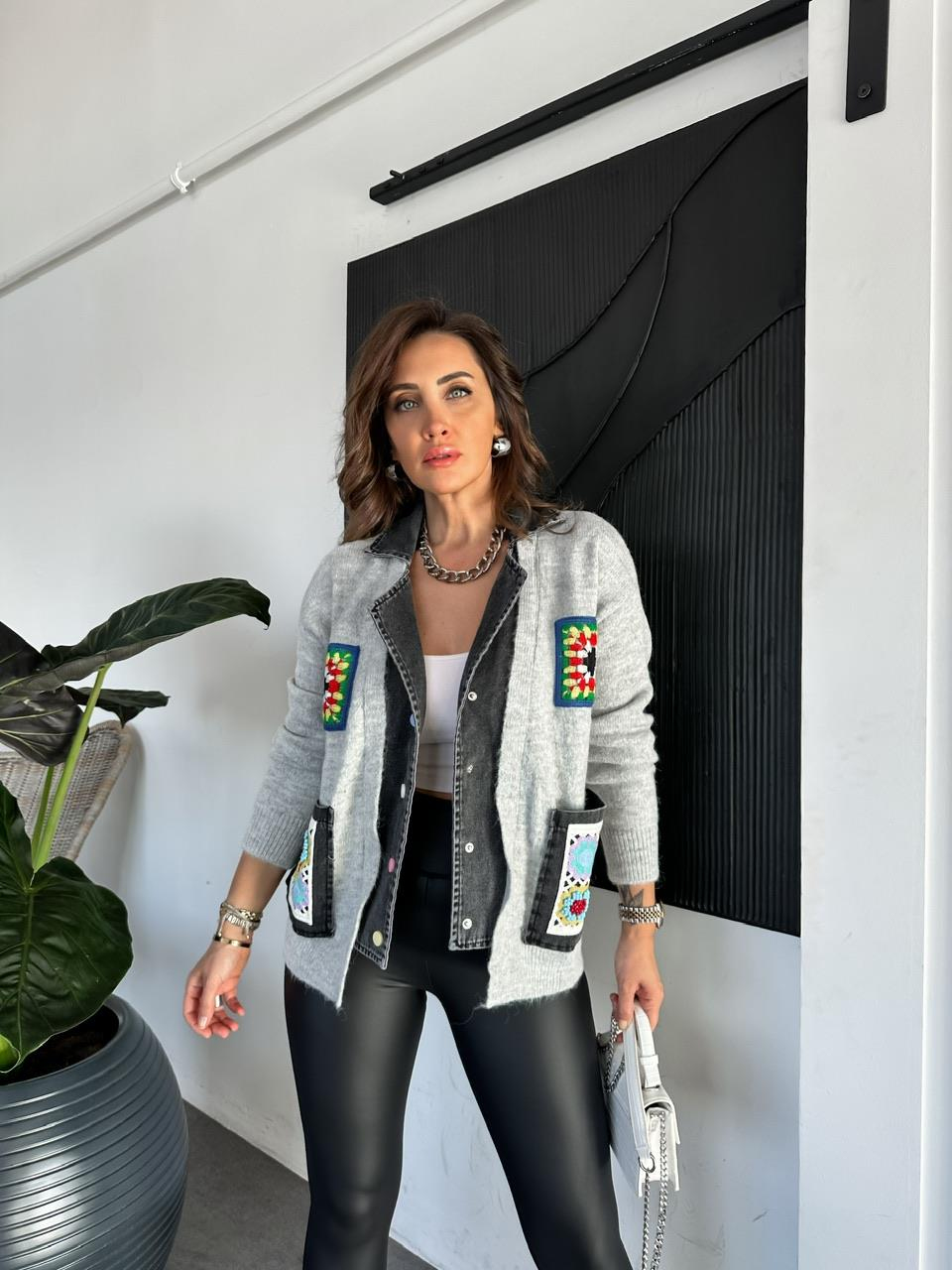 Gri Patchwork Nakışlı Kot Detaylı Hırka