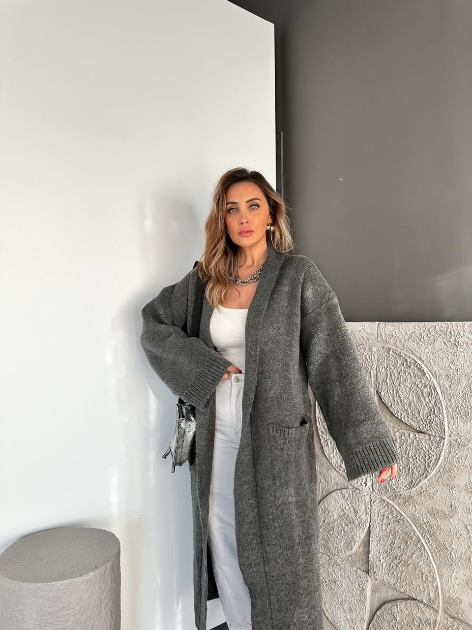 Gri Şal Yaka Cepli Uzun Hırka