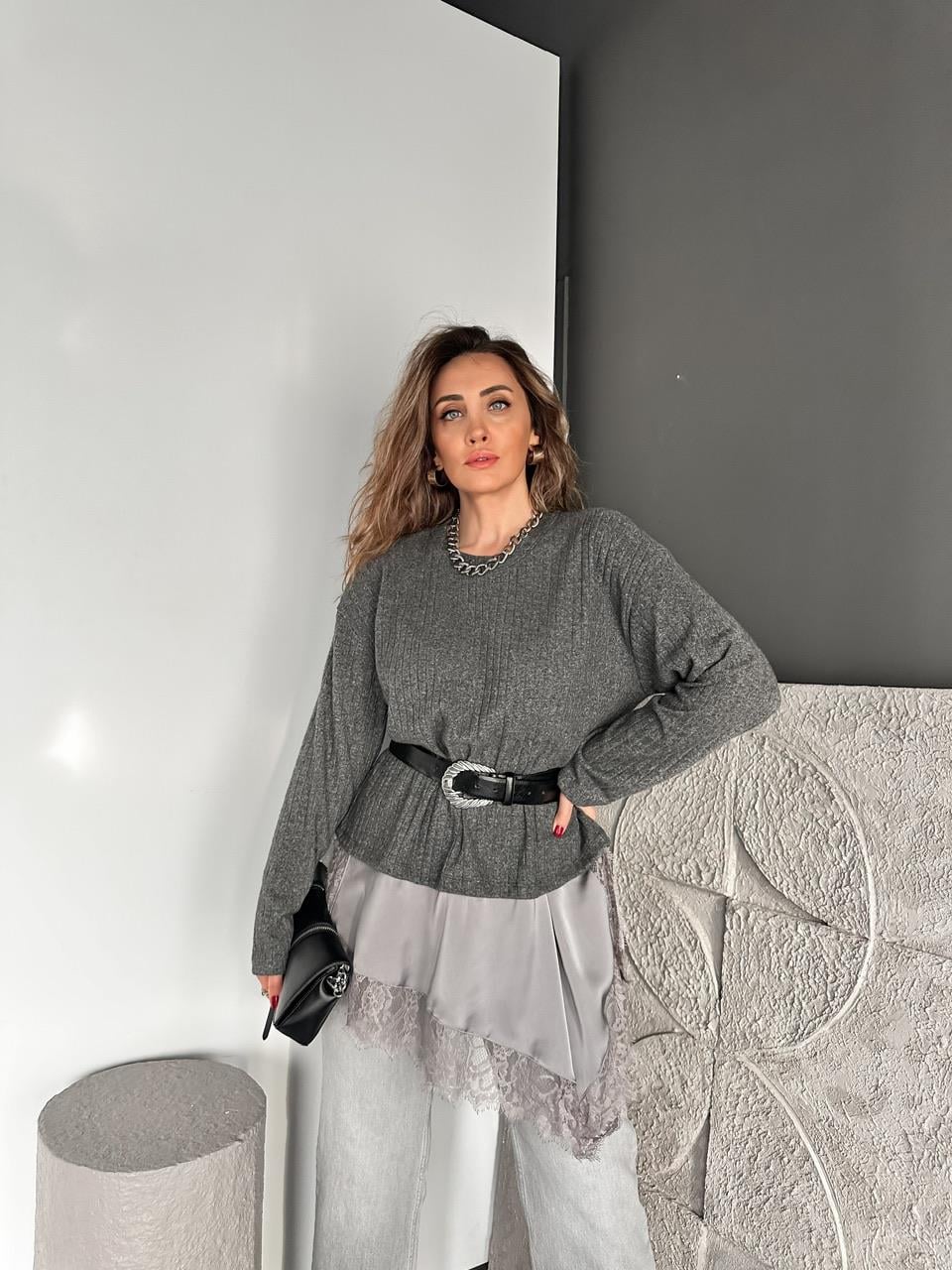 Gri Saten Parçalı Kaşkorse Bluz