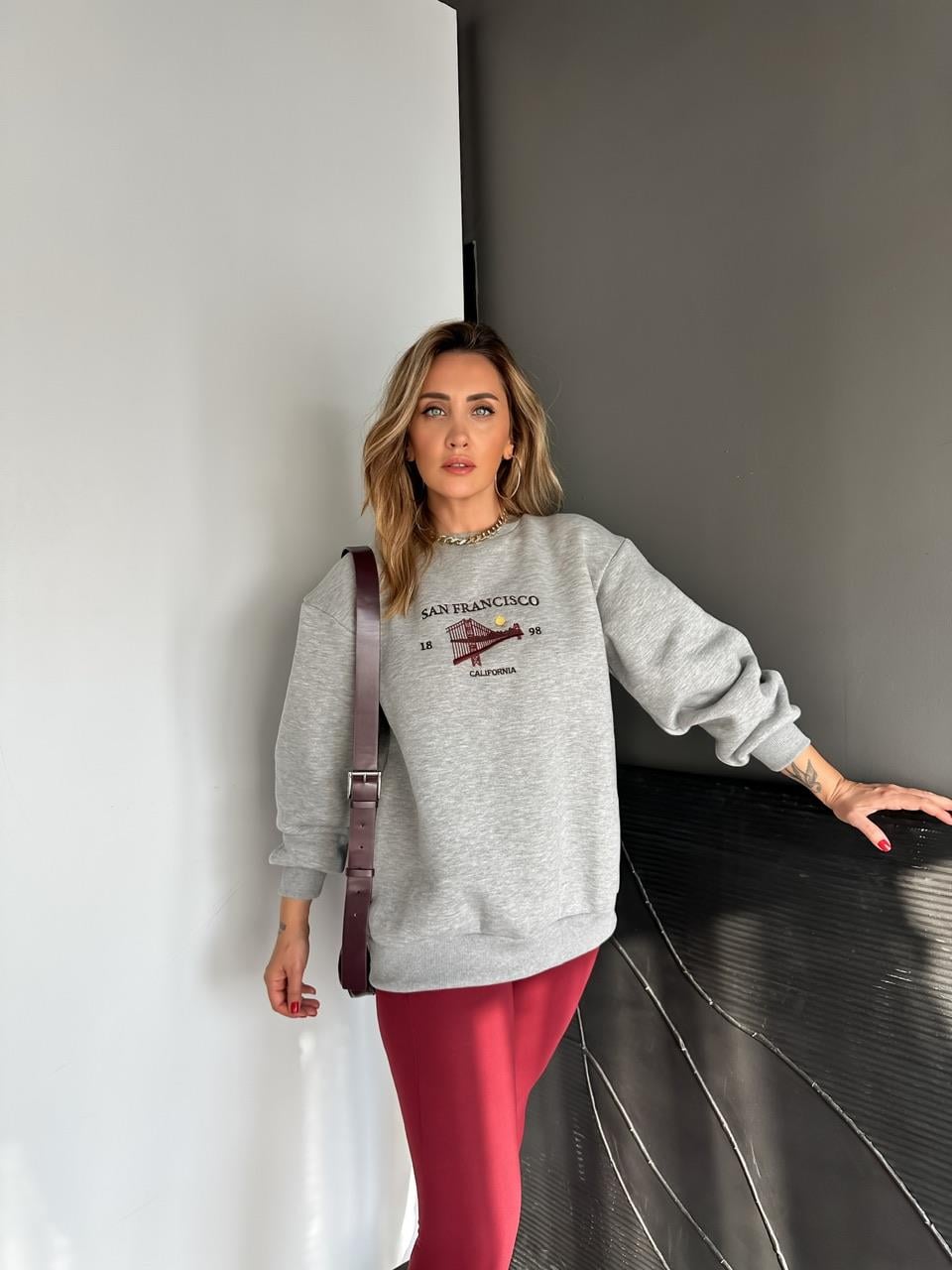 Gri Sırtı Fermuarlı Sweatshirt