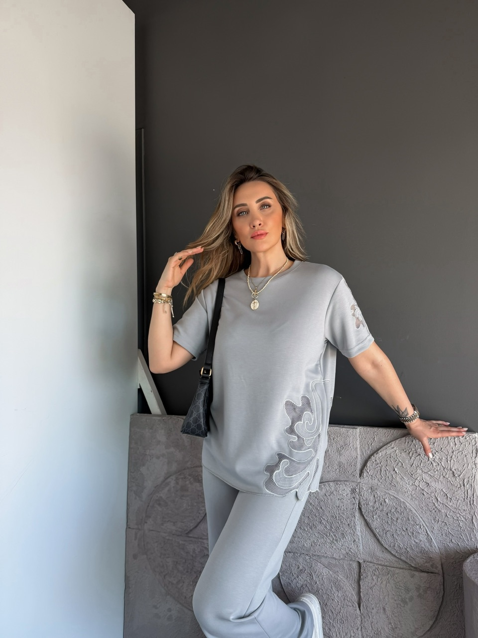 Gri Tek Yanı Nakışlı Modal Takım