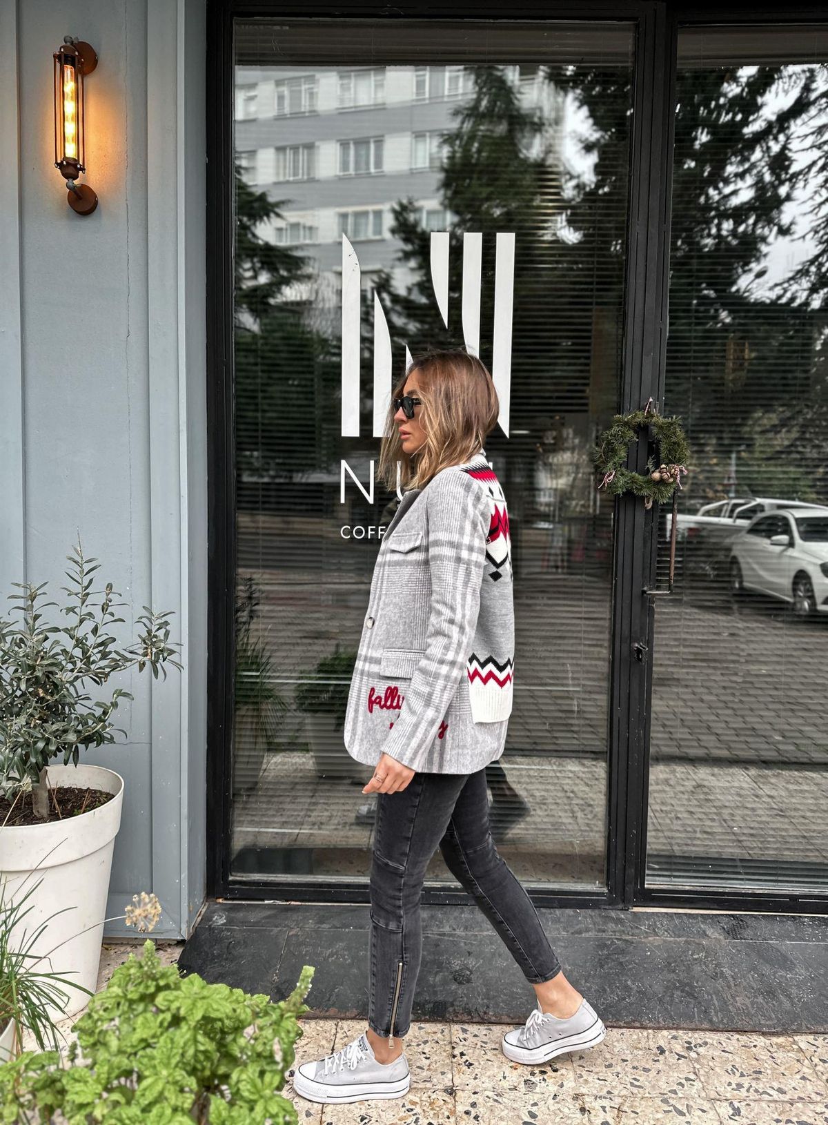 Gri Yazı Detaylı Tasarım Ceket
