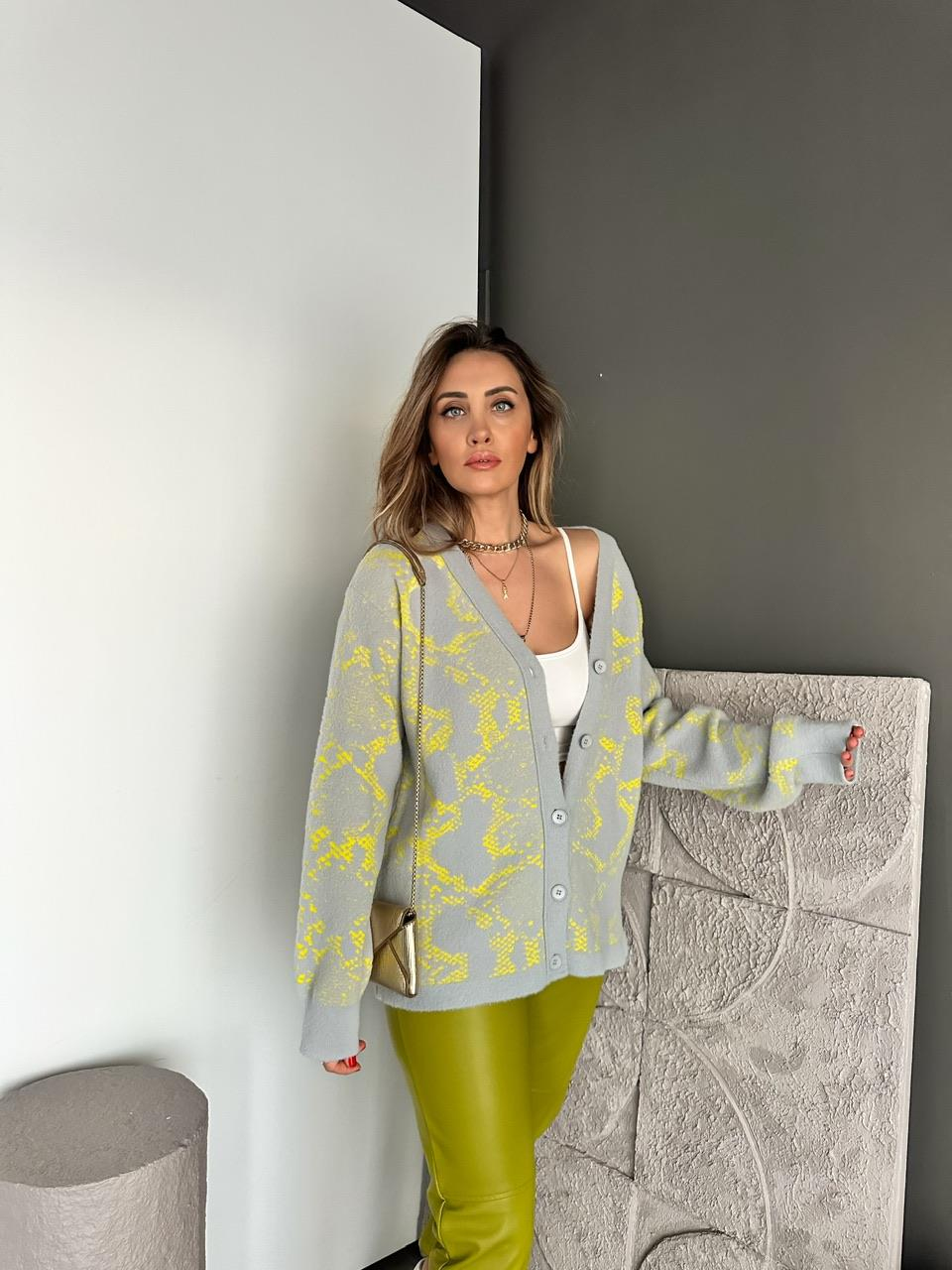 Gri Yılan Desen Dokulu Hırka