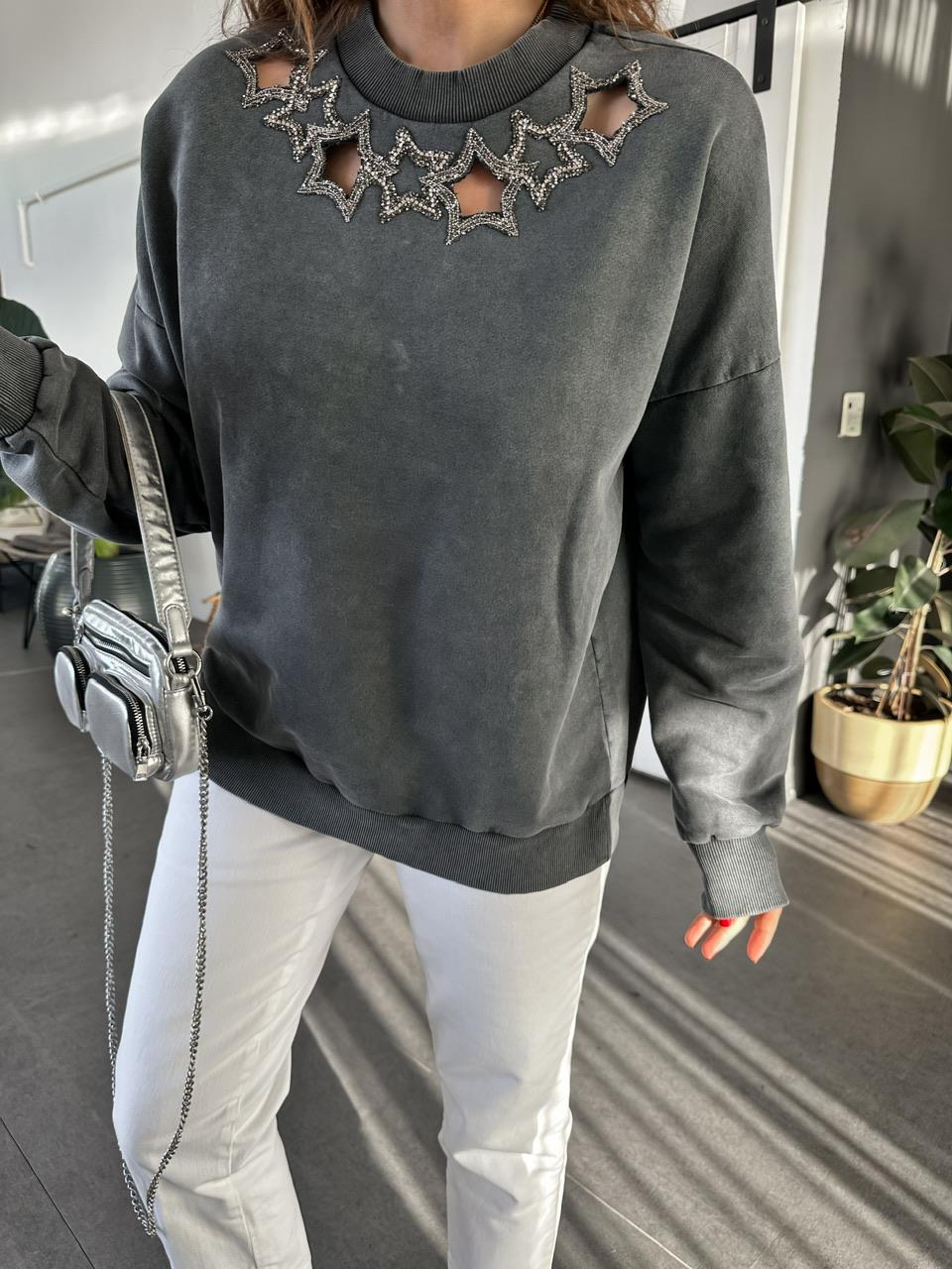 Gri Yıldızlı Taş İşlemeli Yıkamalı Sweatshirt