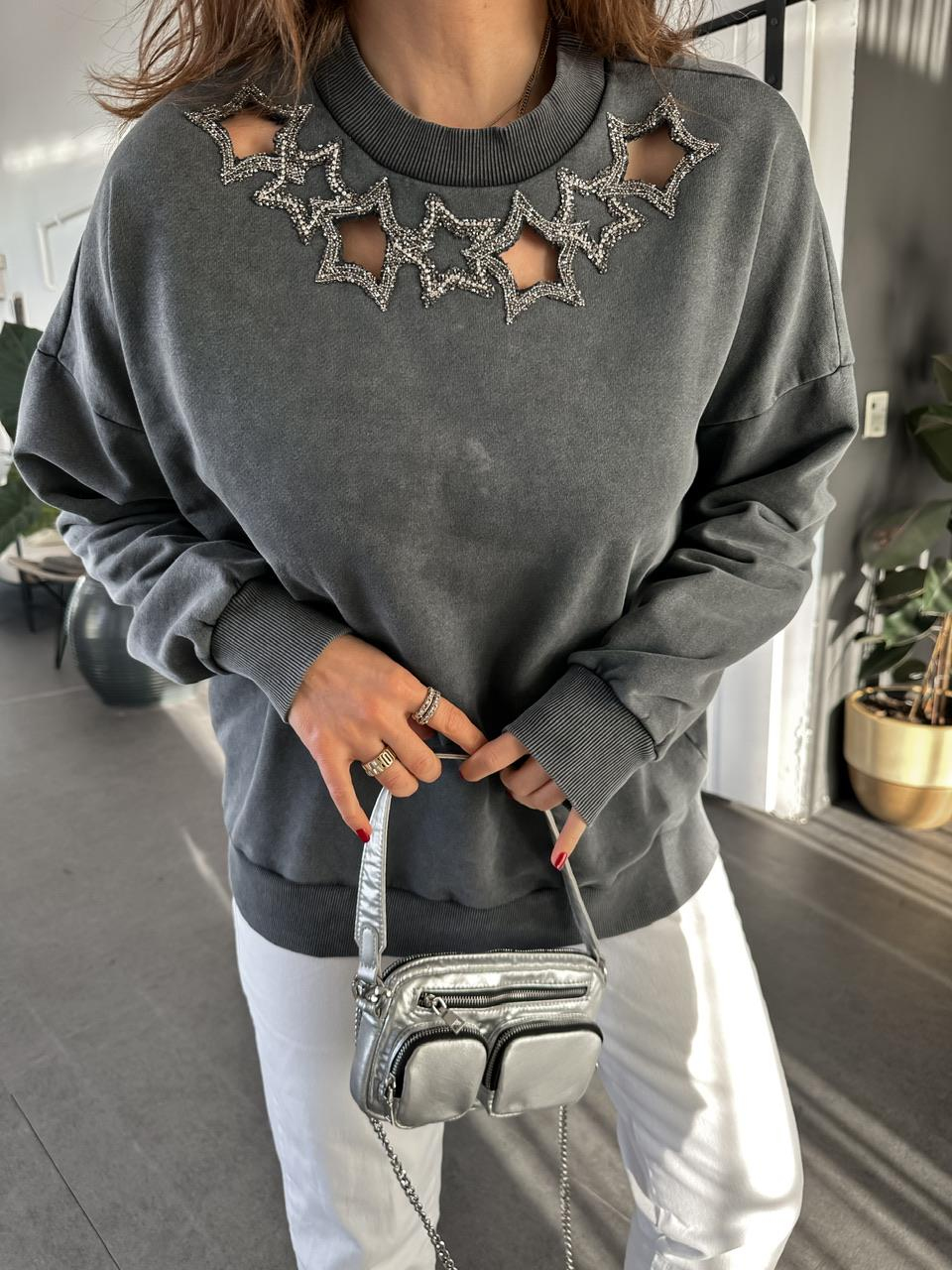 Gri Yıldızlı Taş İşlemeli Yıkamalı Sweatshirt