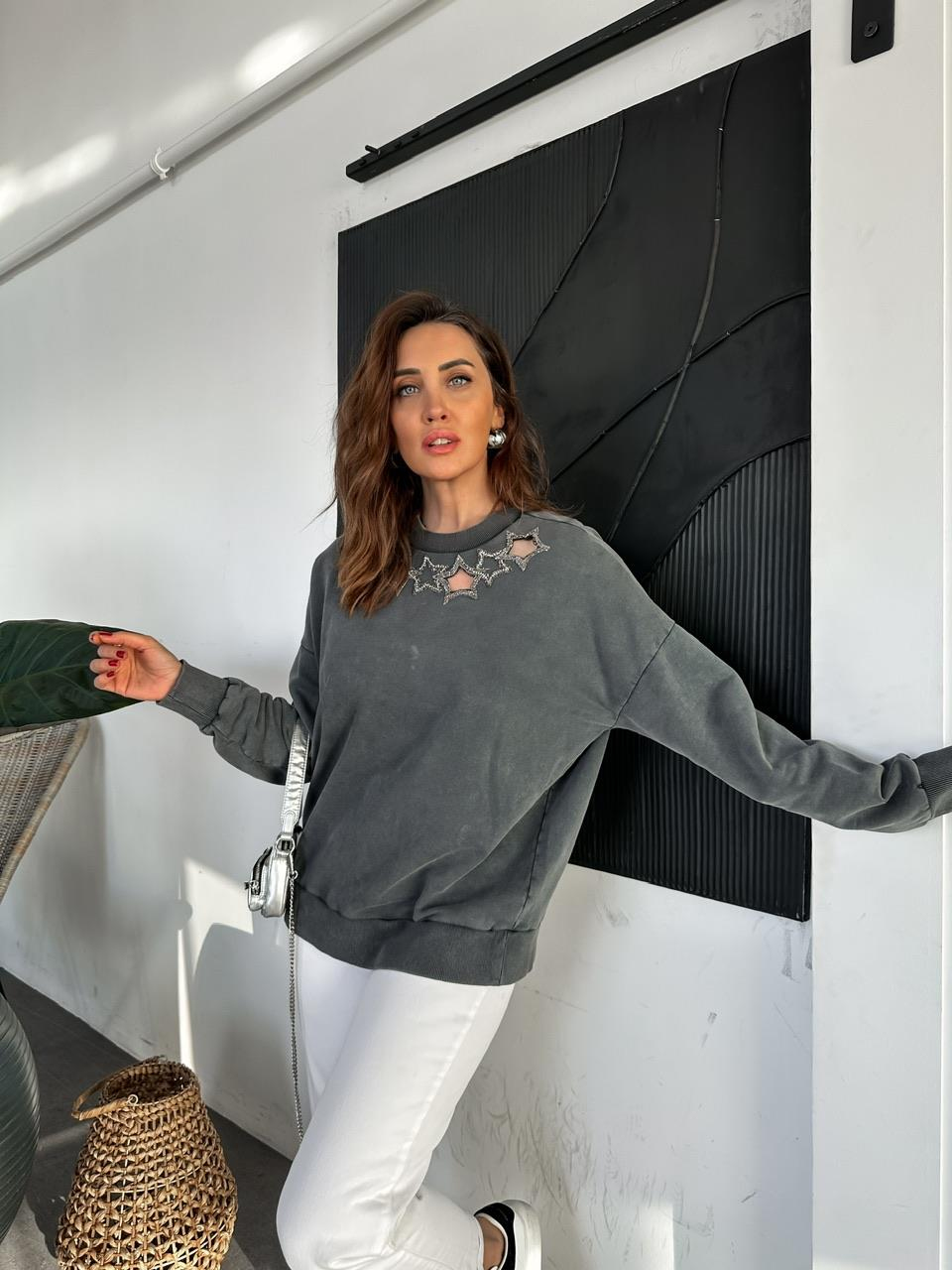 Gri Yıldızlı Taş İşlemeli Yıkamalı Sweatshirt