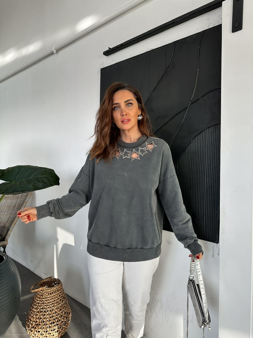 Gri Yıldızlı Taş İşlemeli Yıkamalı Sweatshirt