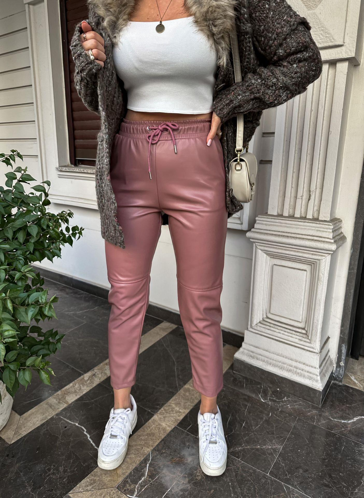 Gül Kurusu Beli Lastikli Deri Pantolon