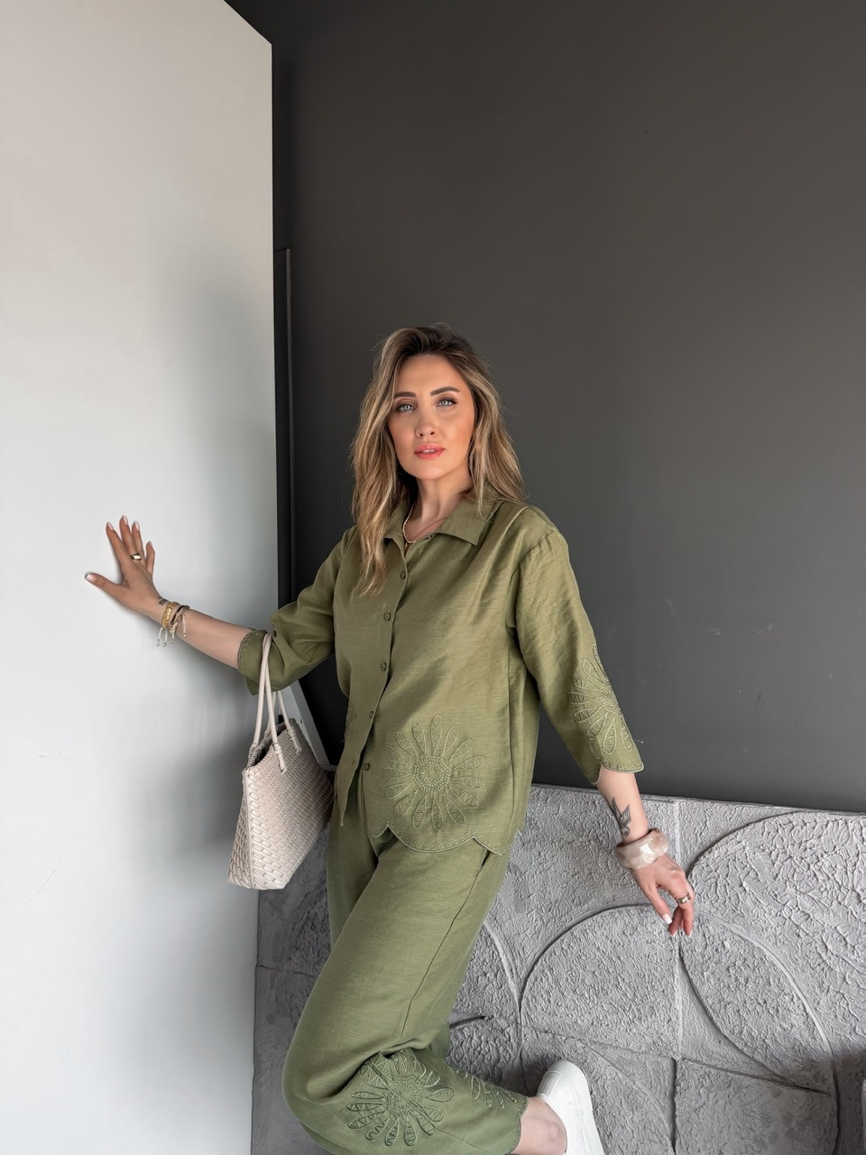 Haki Eteği Nakışlı Premium Keten Takım