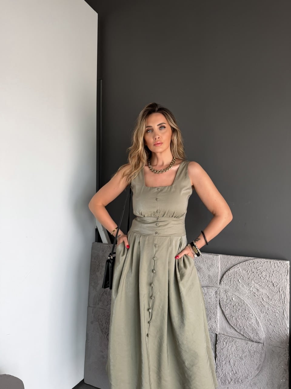 Haki Kare Yaka Sırtı Lastikli Elbise