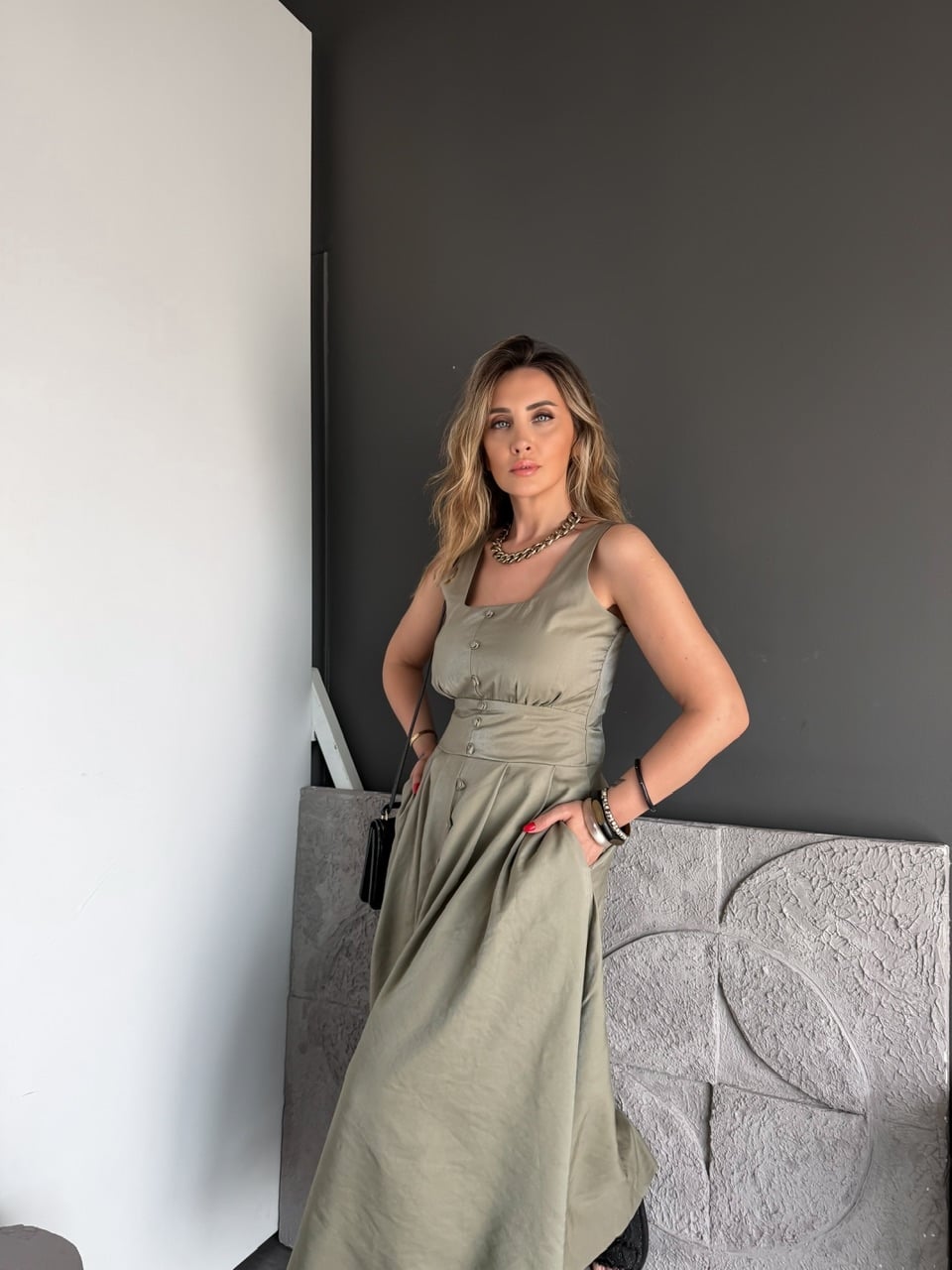 Haki Kare Yaka Sırtı Lastikli Elbise