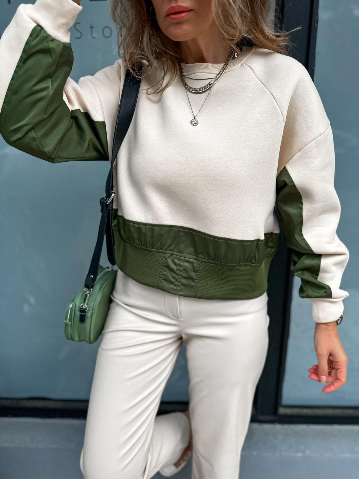Haki Paraşüt Detaylı Sweatshirt