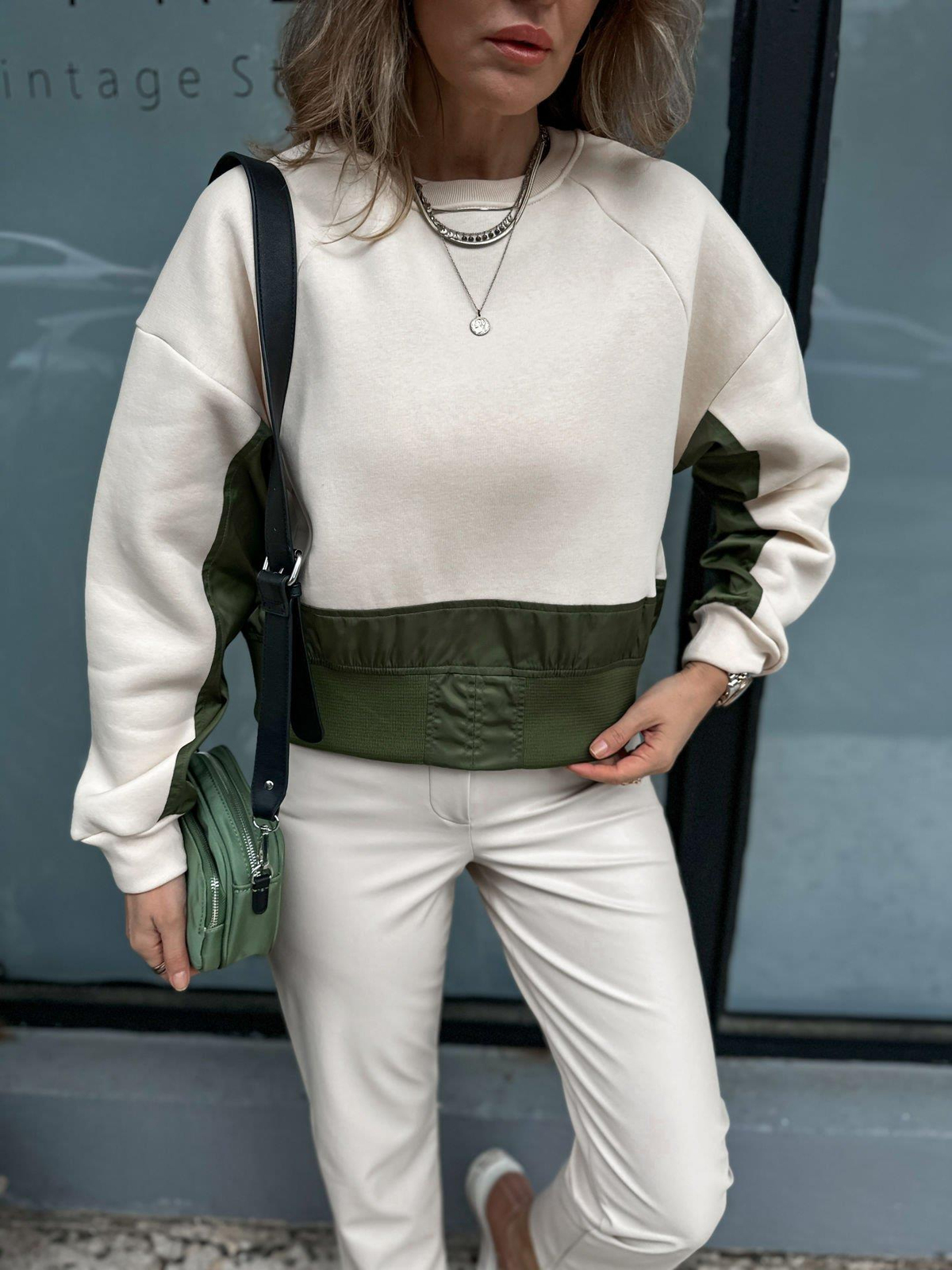 Haki Paraşüt Detaylı Sweatshirt