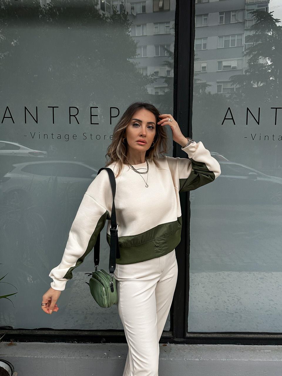 Haki Paraşüt Detaylı Sweatshirt