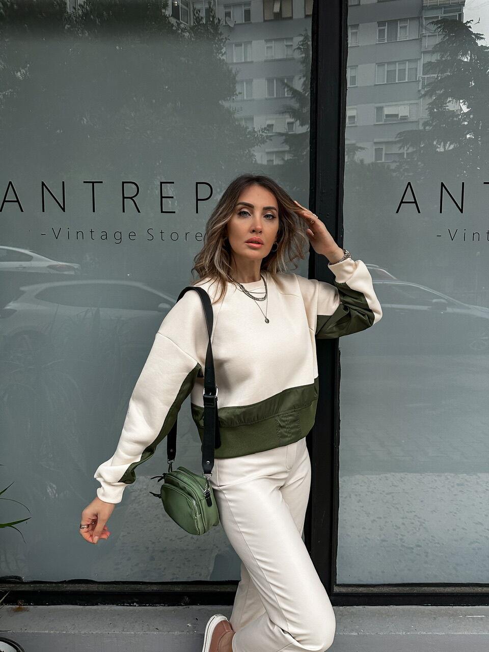 Haki Paraşüt Detaylı Sweatshirt