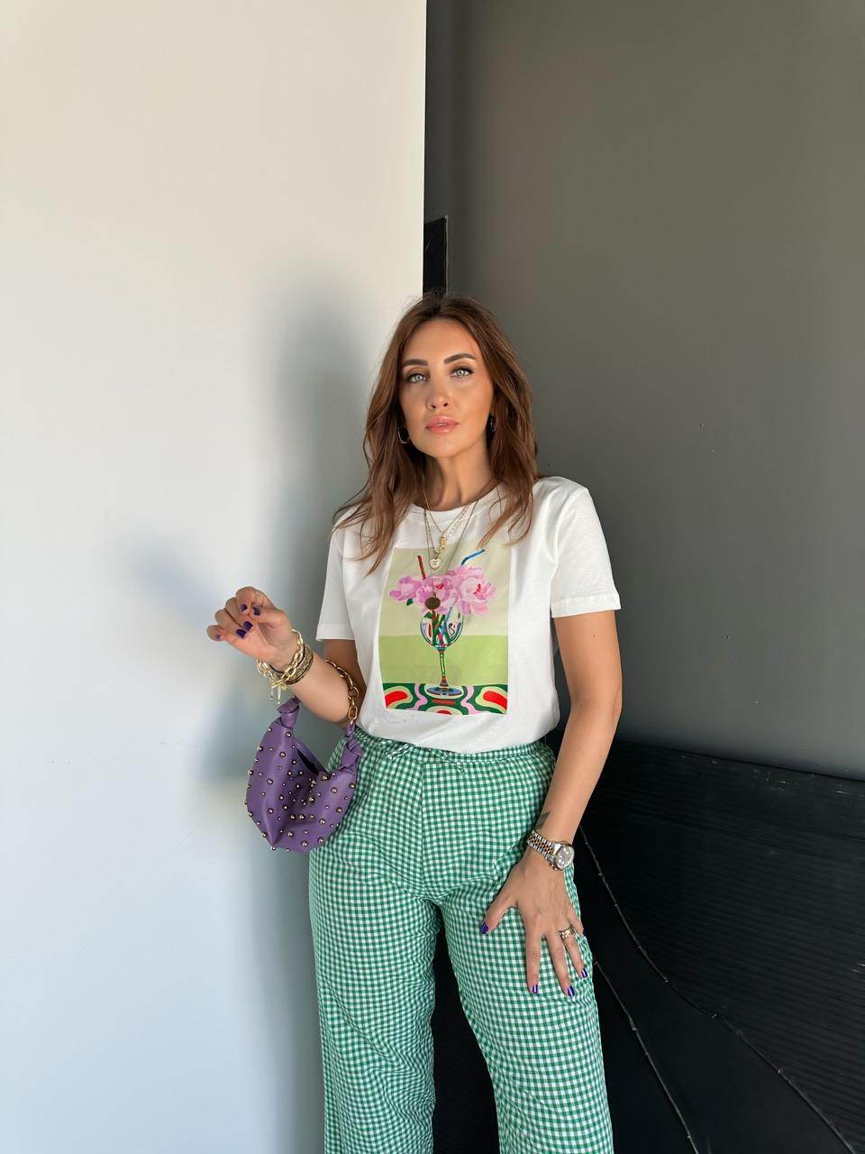 Kadehte Pembe Gül Baskılı Tshirt