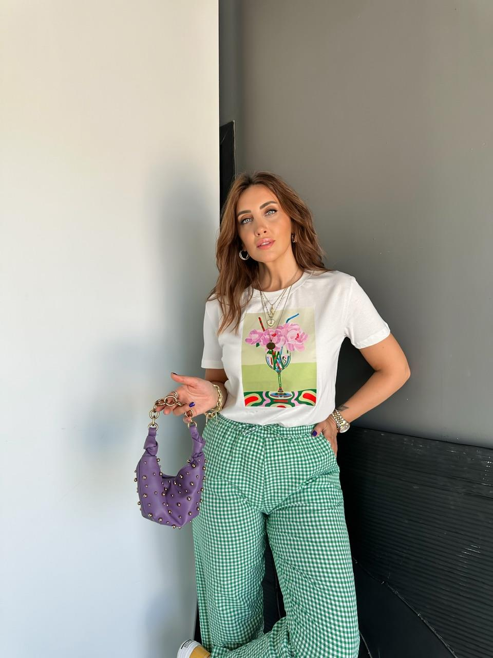 Kadehte Pembe Gül Baskılı Tshirt