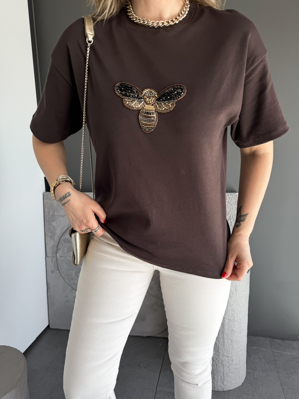 Kahve Arı İşlemeli Cotton Tshirt