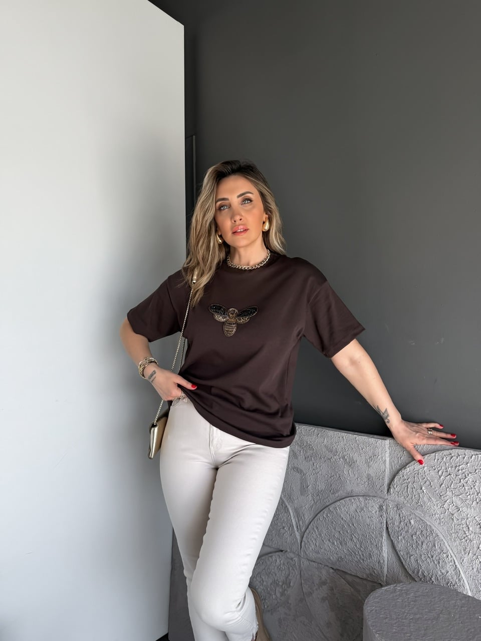 Kahve Arı İşlemeli Cotton Tshirt