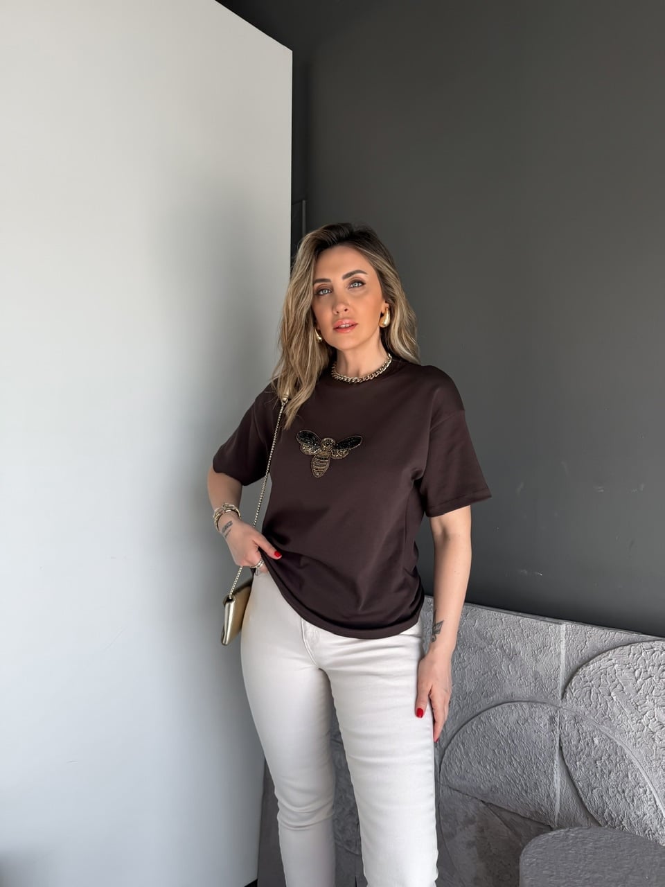Kahve Arı İşlemeli Cotton Tshirt