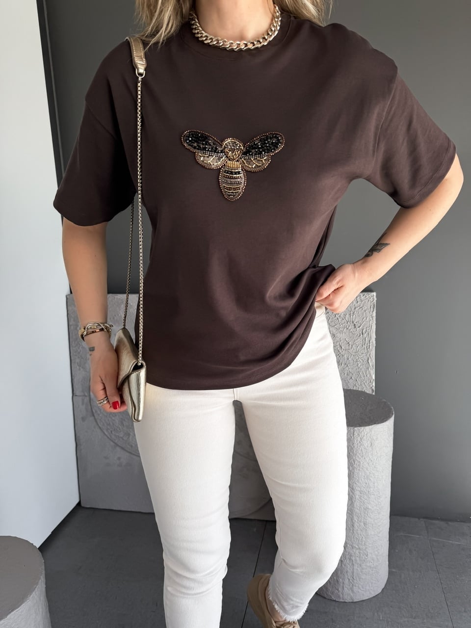 Kahve Arı İşlemeli Cotton Tshirt