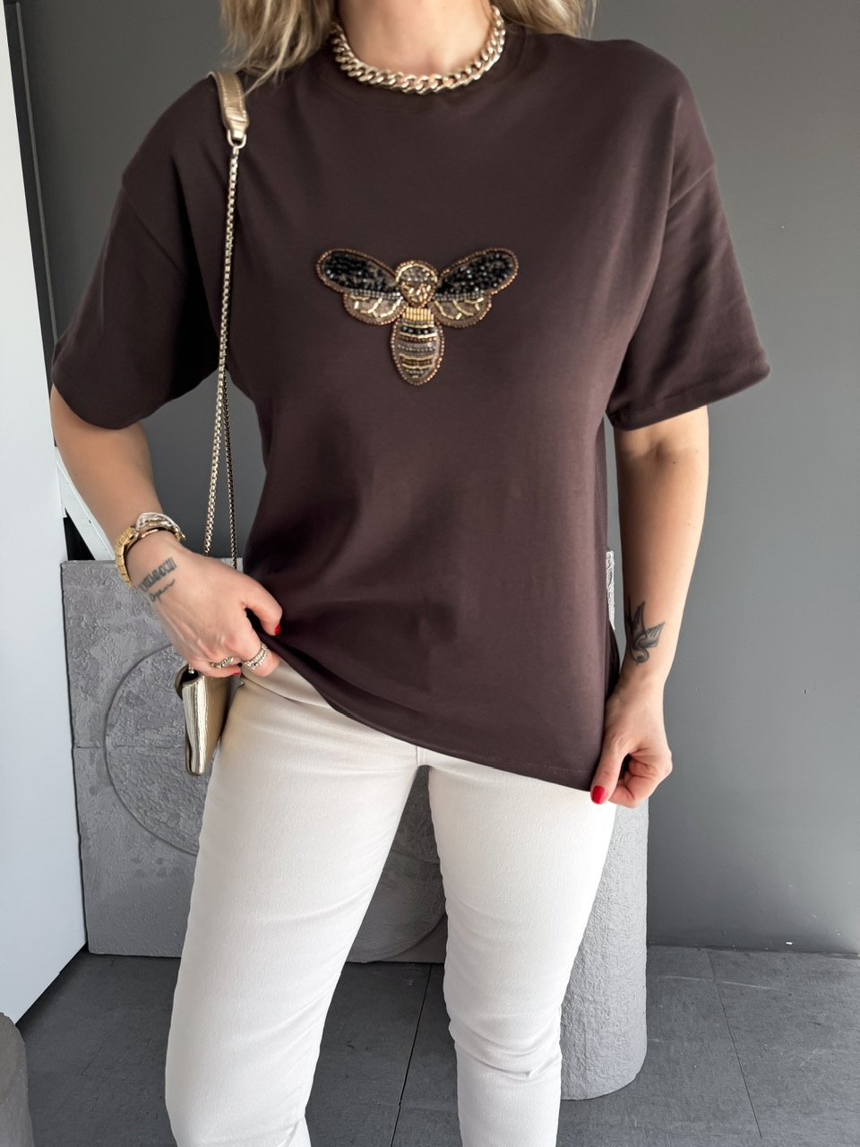 Kahve Arı İşlemeli Cotton Tshirt