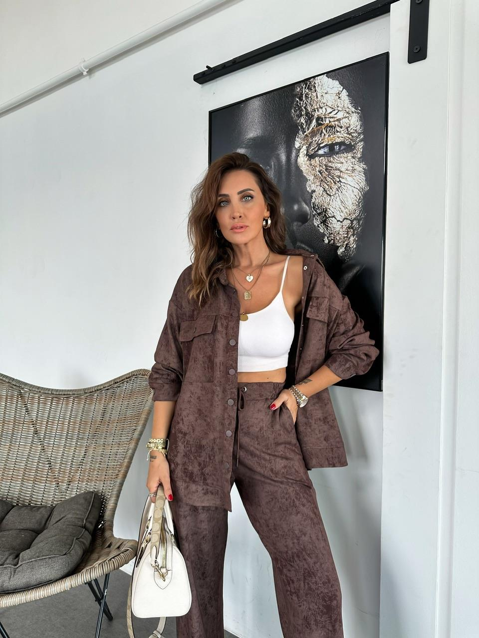 Kahve Batik Desen Gömlekli Takım