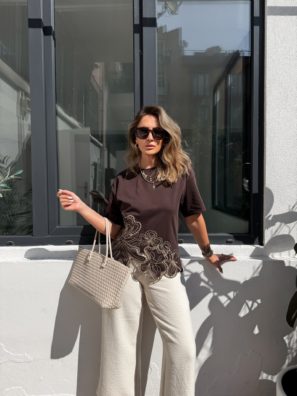 Kahve Beli Nakışlı Marka Model Tshirt