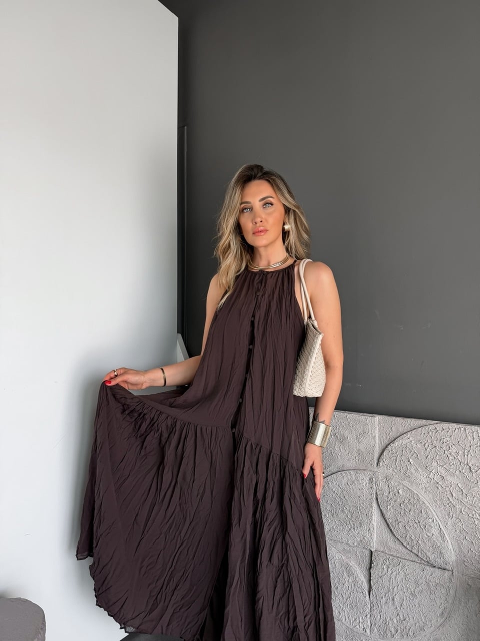 Kahve Buruşuk Kumaş Halter Yaka Elbise