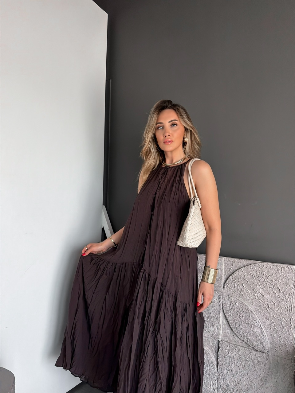 Kahve Buruşuk Kumaş Halter Yaka Elbise