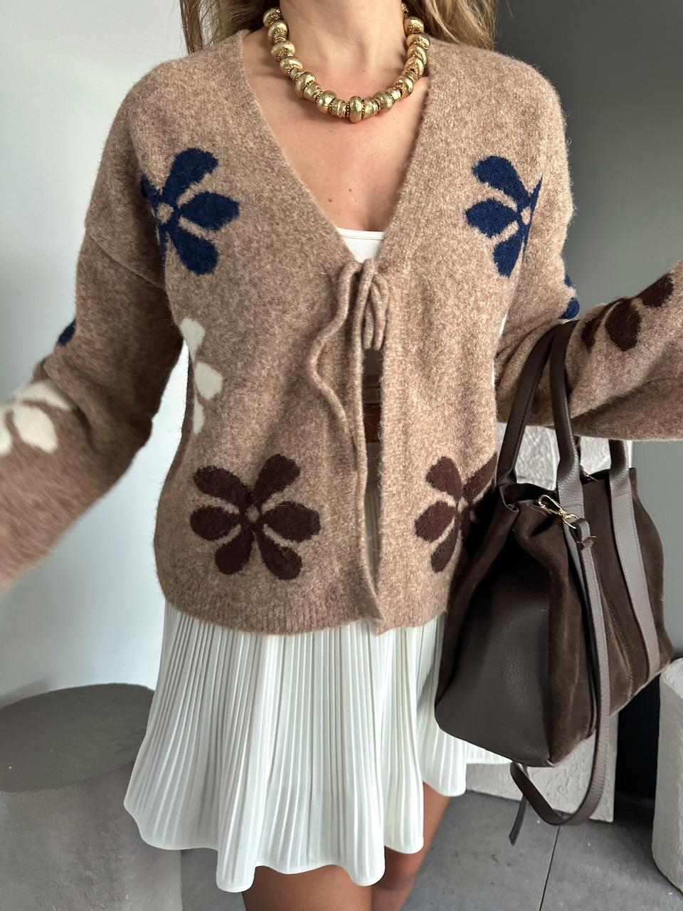 Kahve Çiçek Desen Bağlamalı Hırka