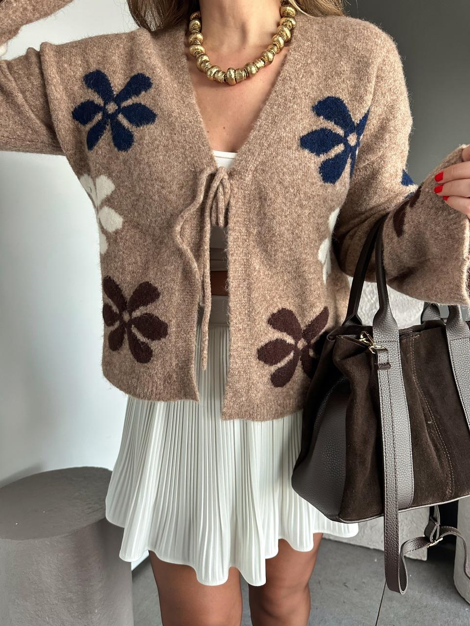 Kahve Çiçek Desen Bağlamalı Hırka