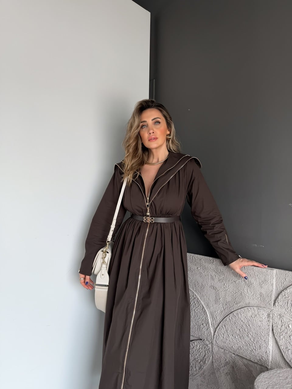 Kahve Çift Fermuarlı Kemerli Elbise