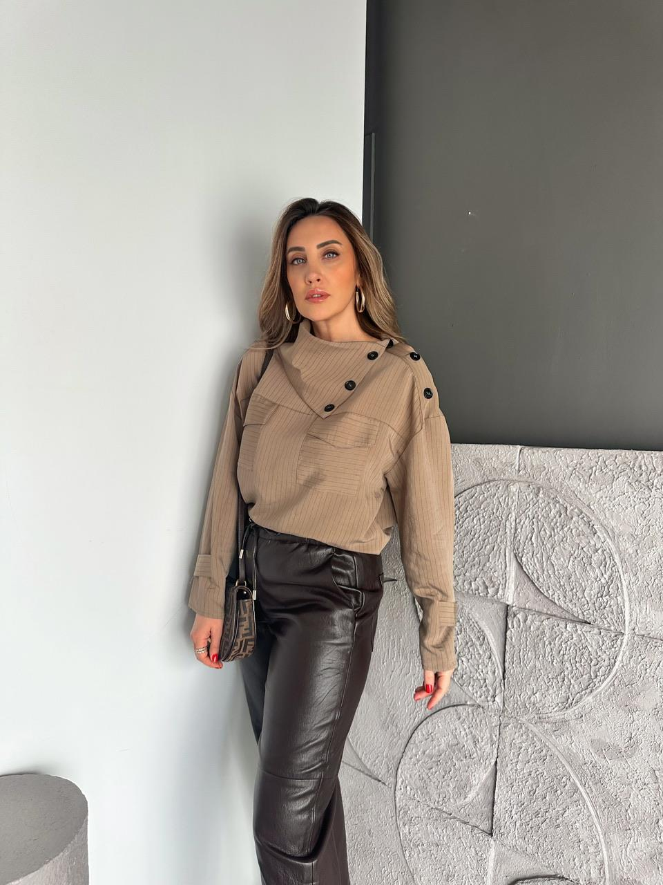 Kahve Çizgili Düğmeli Tasarım Gömlek