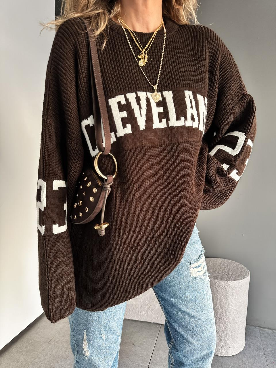 Kahve Cleveland Salaş Kazak