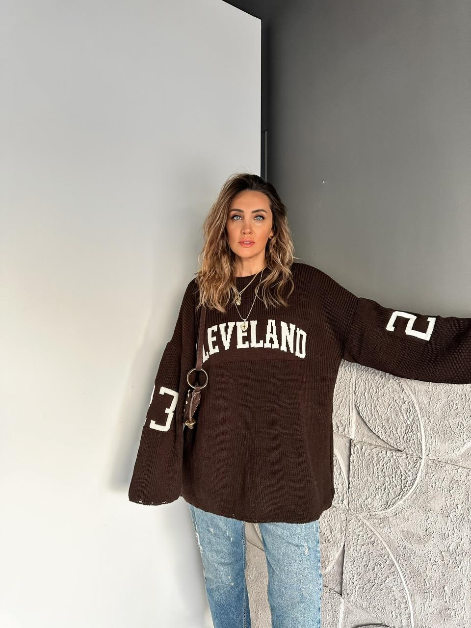 Kahve Cleveland Salaş Kazak