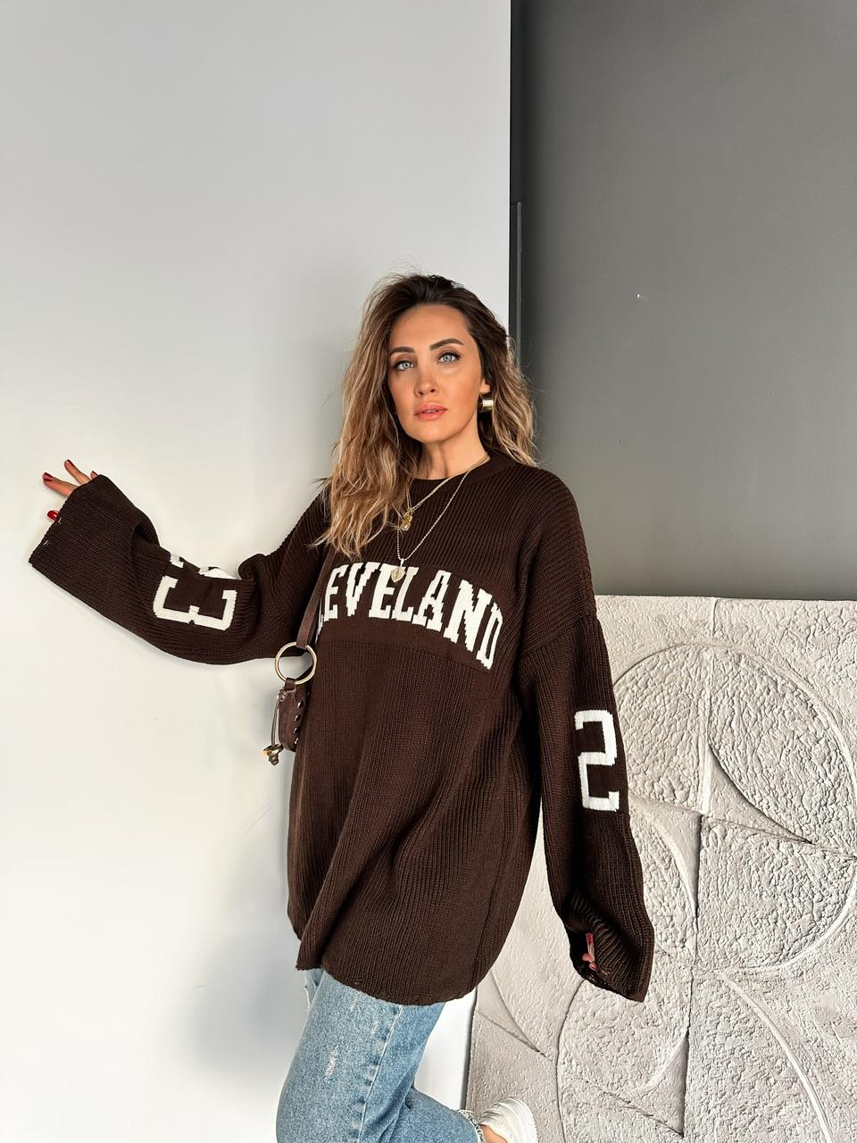 Kahve Cleveland Salaş Kazak