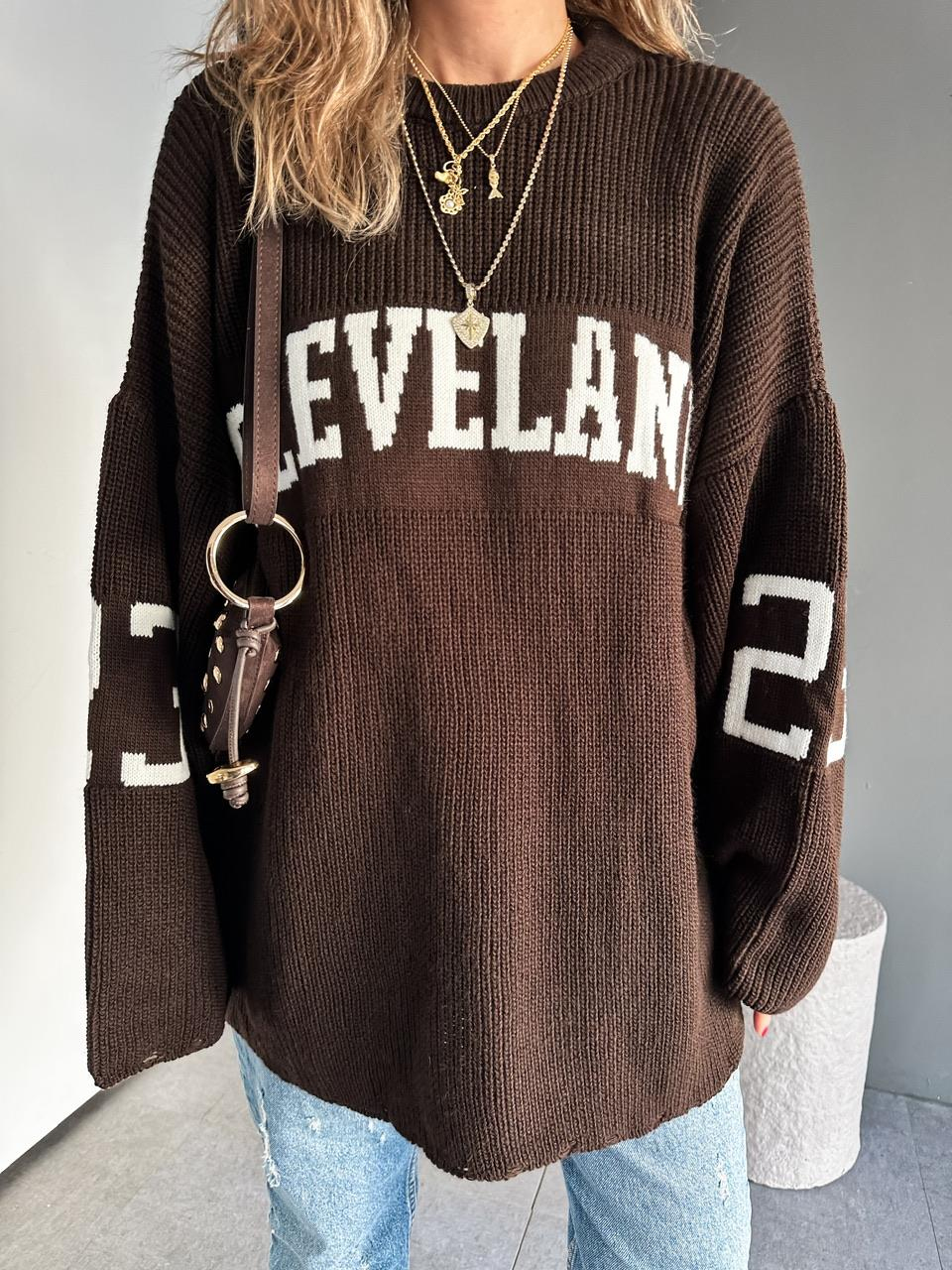Kahve Cleveland Salaş Kazak