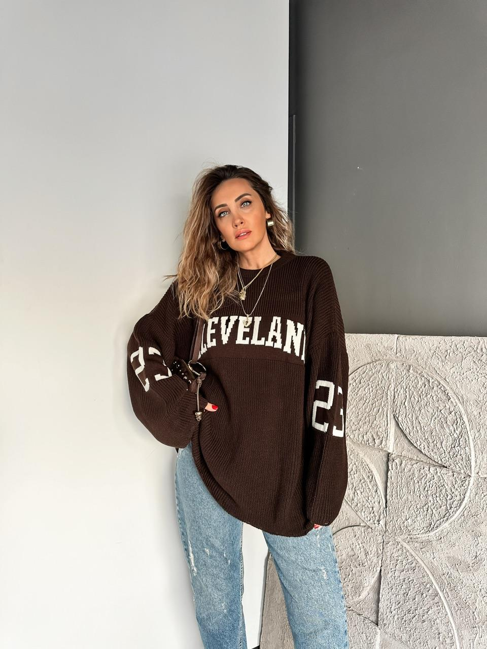 Kahve Cleveland Salaş Kazak