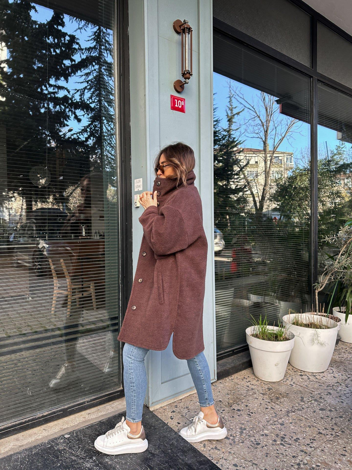 Kahve Dik Yaka Cepli Kaban