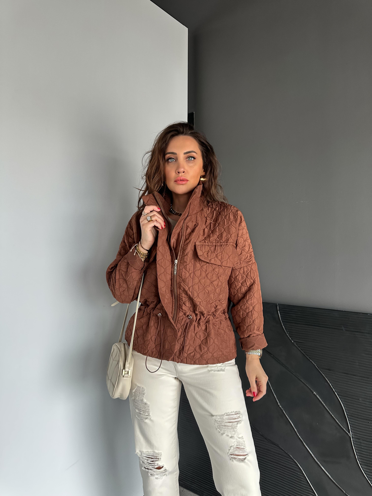 Kahve Dokulu Beli Büzgülü Ceket