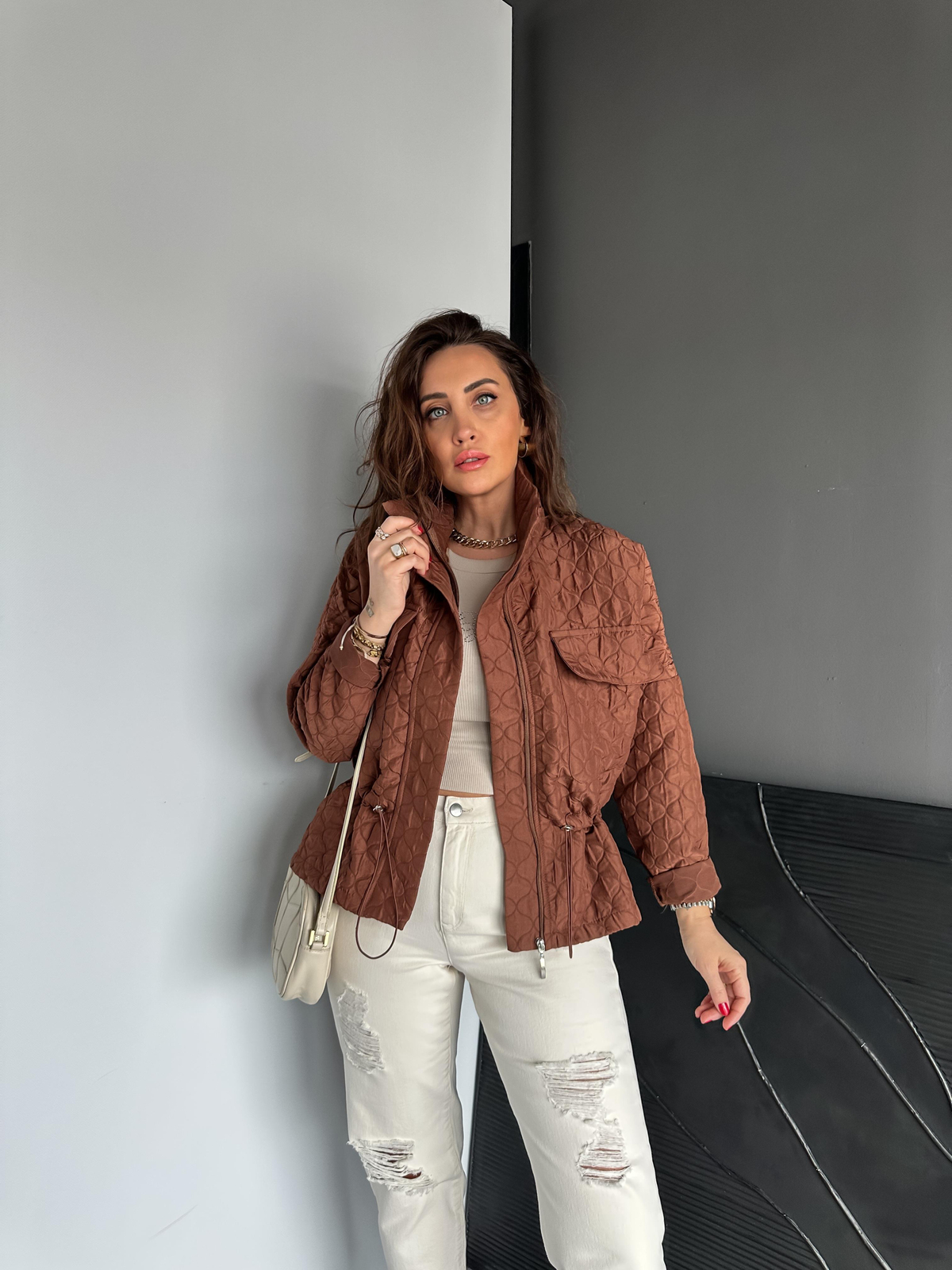 Kahve Dokulu Beli Büzgülü Ceket