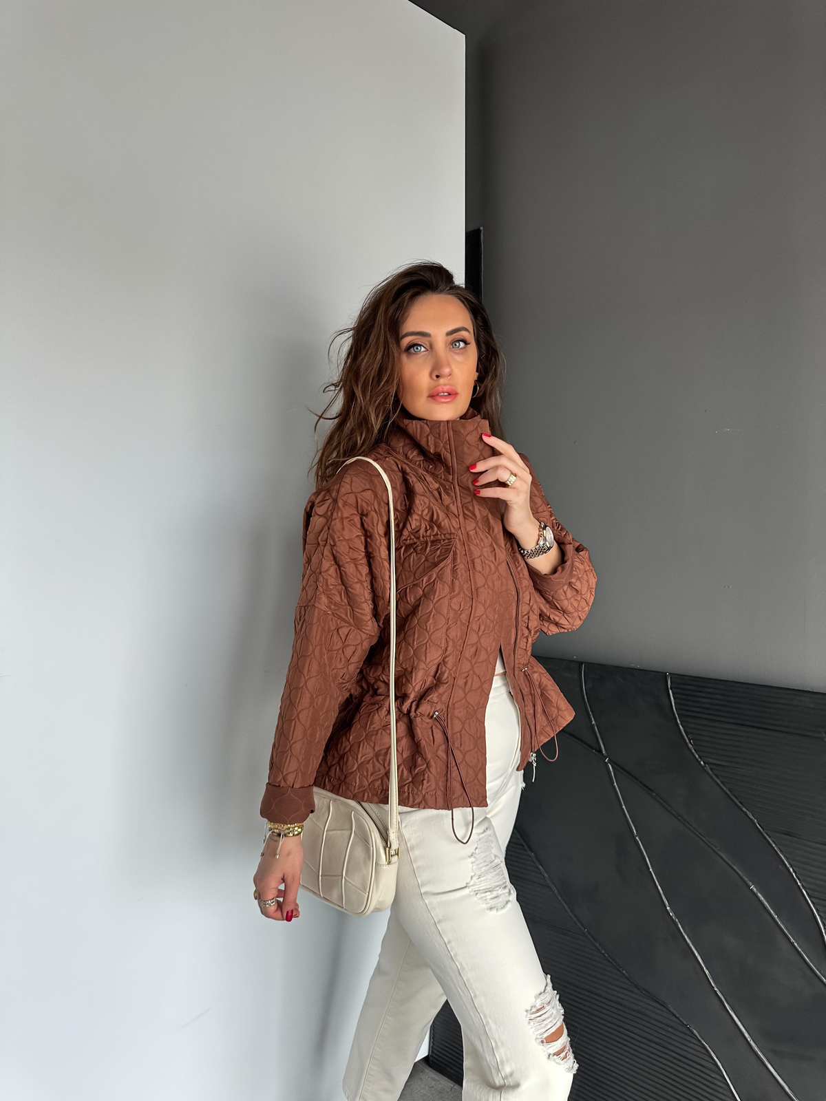 Kahve Dokulu Beli Büzgülü Ceket