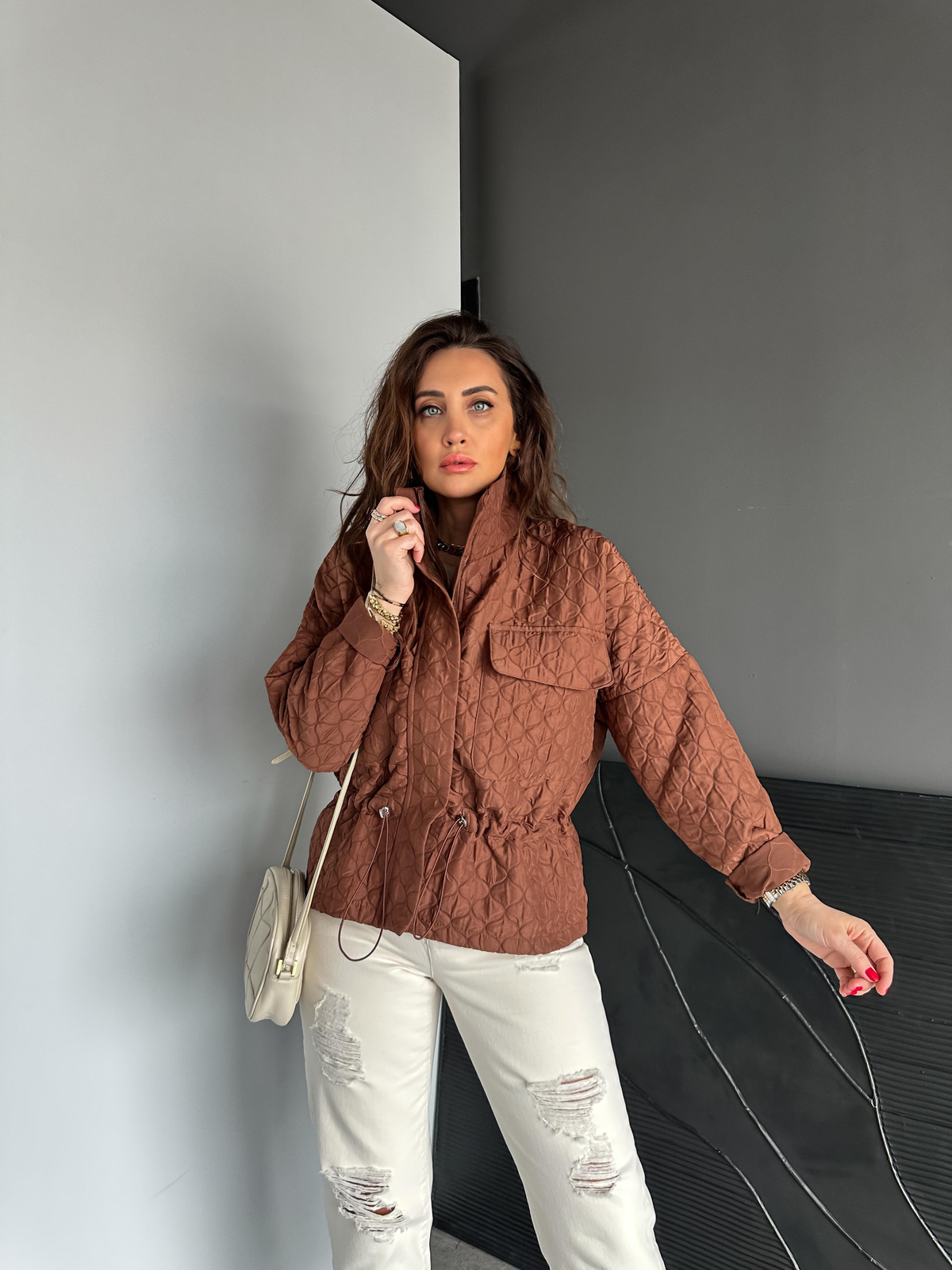 Kahve Dokulu Beli Büzgülü Ceket
