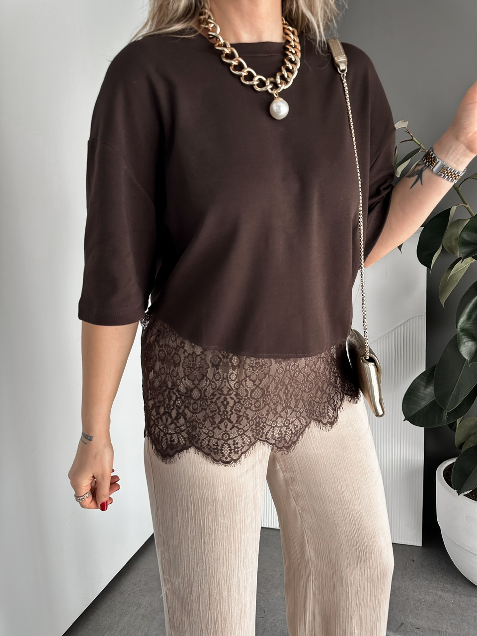 Kahve Eteği Dantelli Cotton Tshirt